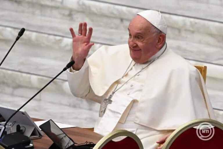 Ferenc pápa az ENSZ-békefenntartó erők elleni támadások leállítását sürgeti