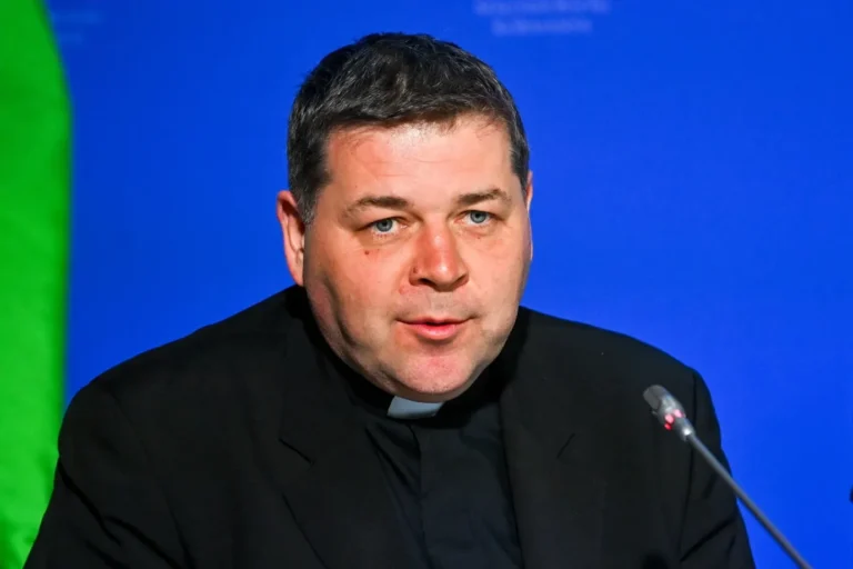 Lemondott Tóth Tamás, a Magyar Katolikus Püspöki Konferencia titkára: Botrányok és belső konfliktusok övezték tevékenységét