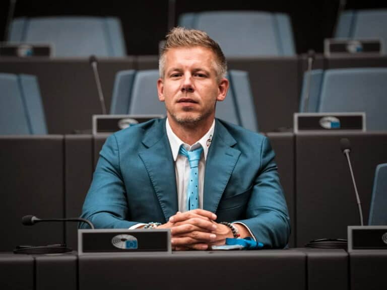 Magyar Péter az Európai Parlamentben szólalt fel: A Tisza Párt megoldást kínál az élelmiszerinfláció sújtotta magyaroknak, miközben a Fidesz botrányokba keveredik