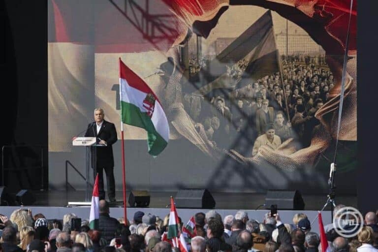 Spontán ellentüntetés alakult ki Orbán Viktor beszéde alatt a Millenárison