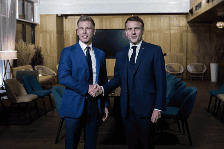 Magyar Péter Emmanuel Macron francia elnökkel tárgyalt