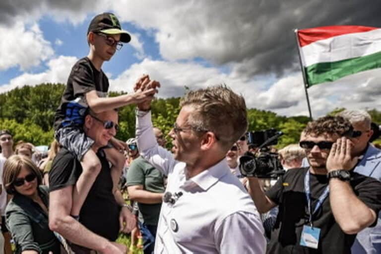 Új lendülettel indul a TISZA Párt országjárása – Gyermekjogi világnaphoz kötve a változásért