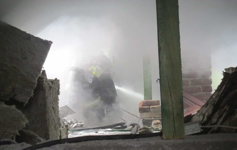 Lerakódott korom izzott és égett a kéményekben