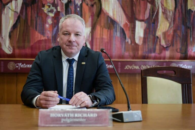 Hatvan polgármesterének senki sem szólt arról, hogy kínai gyárat építenek a városában