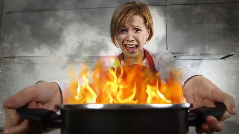 Lángra lobbant a tűzhelyen felejtett olaj Karancslapujtőn