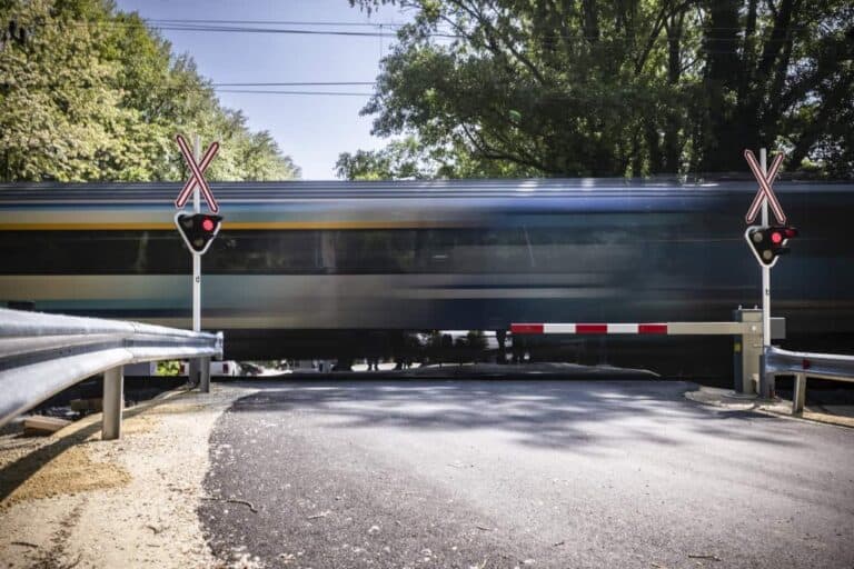 Tragédia történt Mezőtárkánynál: halálra gázolt egy férfit a vonat