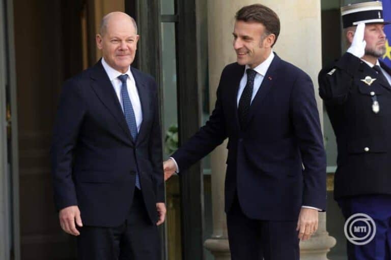 Ukrajnai háború – Uniós állam- illetve kormányfők az európai biztonságról egyeztetnek Párizsban