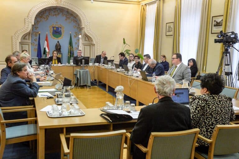 Válságköltségvetéssel próbálja elkerülni a város működőképességének összeomlását Gyöngyös önkormányzata