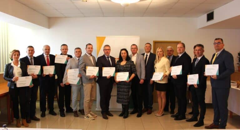 Fejlesztési támogatást nyújt a településeknek a META