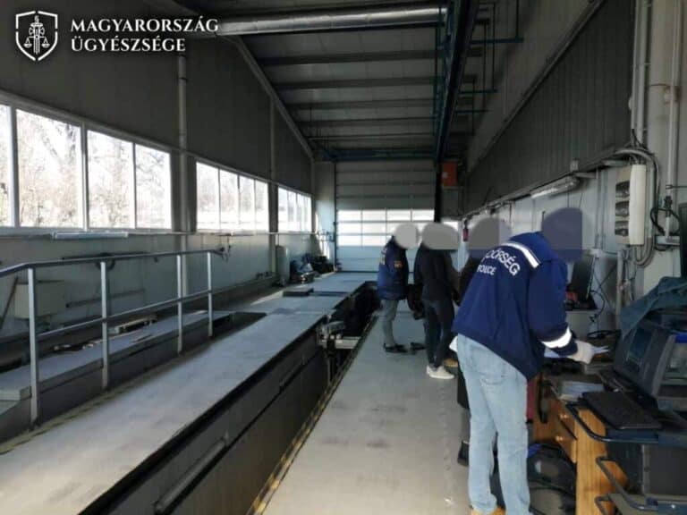 Kenőpénzért képszerkesztővel kozmetikázott autók is műszakit kaptak a rétsági vizsgaállomáson