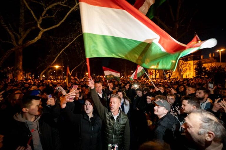 Republikon: Nyolc százalékkal vezet a Tisza Párt a Fidesz előtt a biztos pártválasztók körében