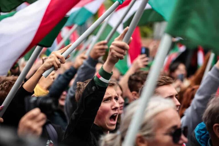 Tízezreket mozgósít az aHang a szombati egészségügyi tüntetésre