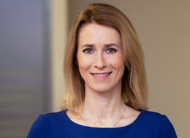 még nagyobb nyomást kell helyezni Oroszországra, hogy felhagyjon a háborúval