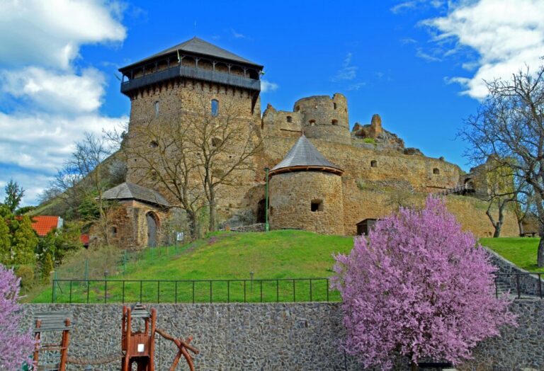 Palóc Húsvétra várja látogatóit a Füleki Vár