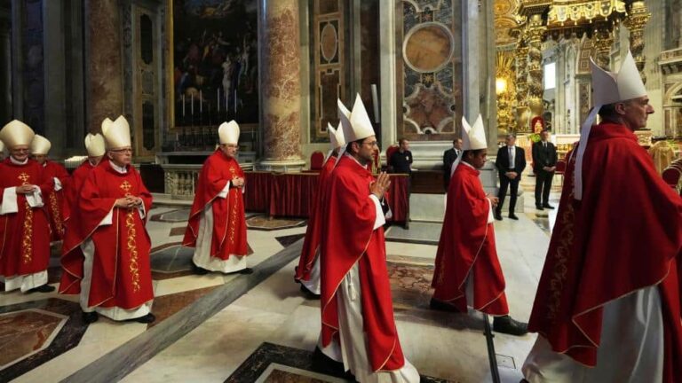 Elkezdődött a pápaválasztó konklávé a Vatikánban