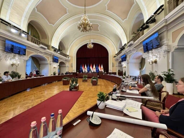 A Tisza gyáva módon megfutamodott, a Fidesz kottájából játszanak