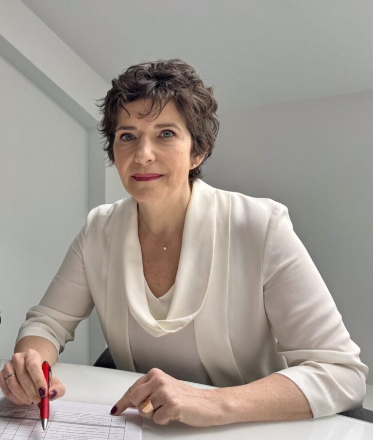 Dobrev Klára: Orbán 1200 milliárd forintot vett ki a magyarok zsebéből