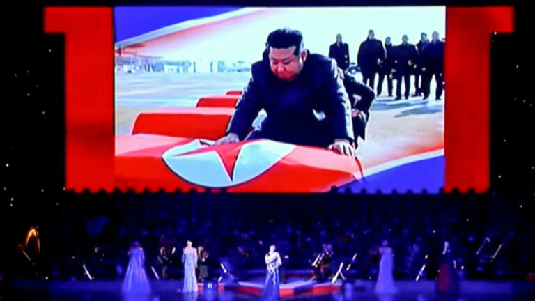 Kim Jong-Un, koporsók és halott katonák – Megható és egyben meglepő jelenetek zajlottak le