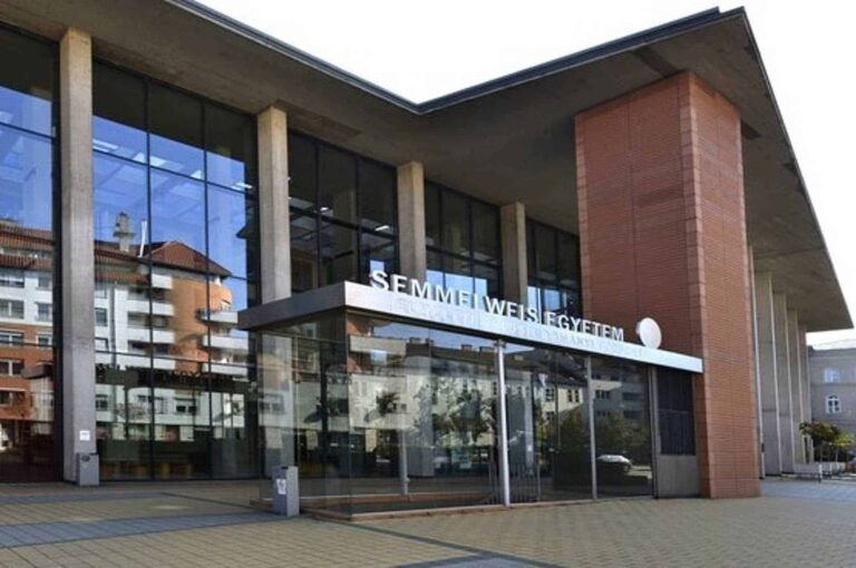 Kirúgták a Semmelweis Egyetem két vezető beosztású dolgozóját, Merkely Béla feljelentést tett ellenük – nyomozás indult gazdasági visszaélés gyanúja miatt