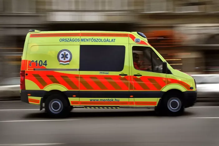 Dráma Budapesten: halálra vertek egy férfit egy V. kerületi szórakozóhelyen – megrázó részletek a tragédia éjszakájáról