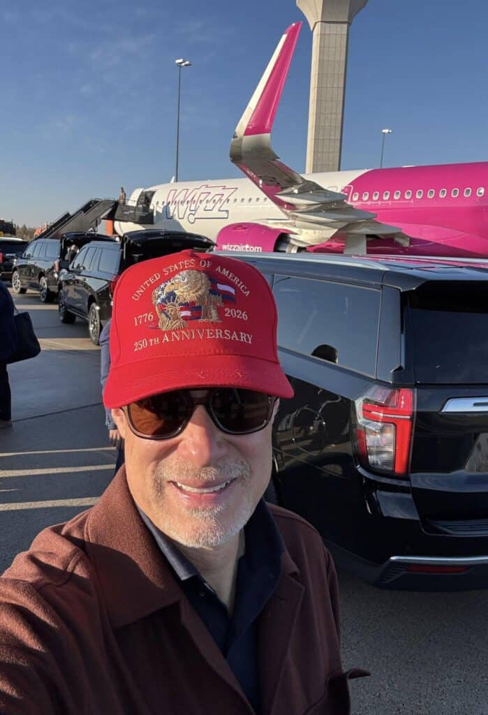 Hadházy Ákos: Több mint kétmillió forintos Louis Vuitton táskaszettel indult Szalay-Bobrovniczky Kristóf Washingtonba