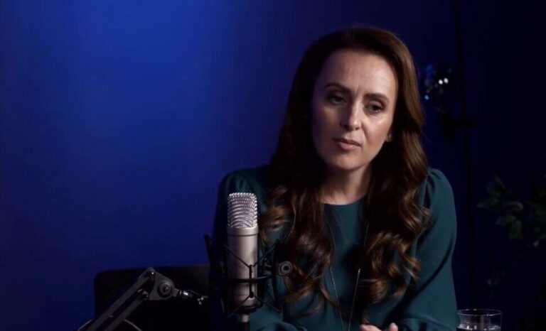 Csézy: Remélem, 52 nap múlva olyan világ jön, hogy egy ember életének munkáját nem lehet tollvonással semmissé tenni