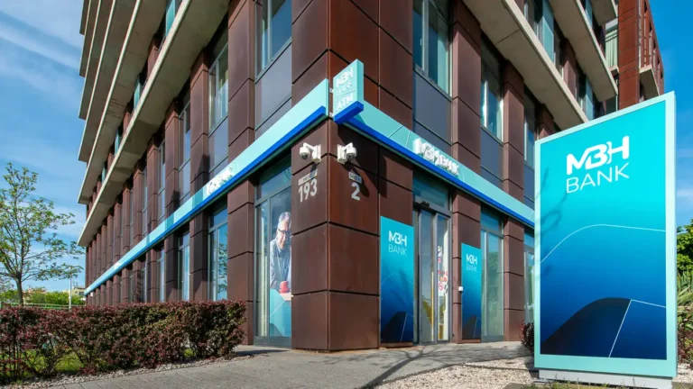 Erős mínuszban indult a kormányközeli tőzsdei cégeknek a választás utáni reggel – brutális piaci reakció a politikai fordulatra