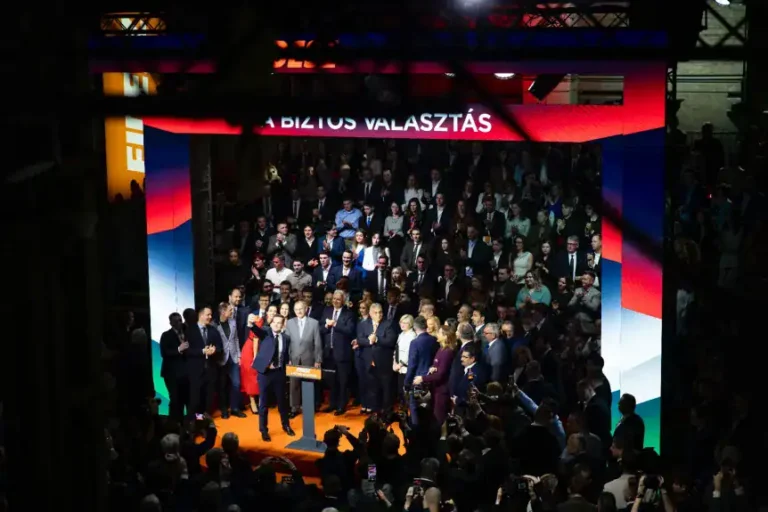 Világbajnok vízilabdázó és a CÖF szóvivője, ifj. Lomnici Zoltán is felkerült a Fidesz országos listájára