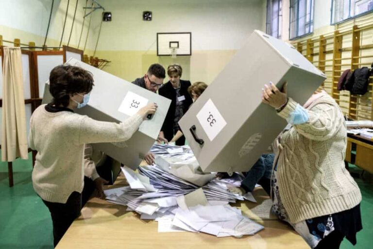 Botrány a magyar levélszavazás körül: Románia legnagyobb civil szervezete súlyos vádakat fogalmaz meg