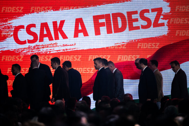 VSquare: Pániküzemmódban mentik ki vagyonukat a NER-es oligarchák