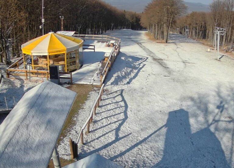 Megint visszatért a tél: havazott éjszaka a Mátrában és a Bükkben