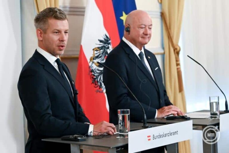 Magyar Péter Bécsben az azbesztügyről: a szennyező fizet elvét Magyarország alkalmazni fogja