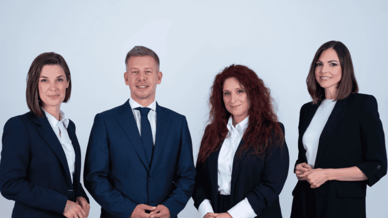Három új kormányszóvivőt mutatott be Magyar Péter: Szondi Vanda, Magyar Éva és Köböl Anita tájékoztatja majd a nyilvánosságot