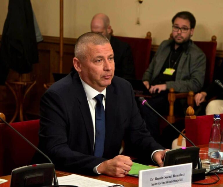 Ruszin-Szendi Romulusz: a Tisza-kormány nem megy Csádba, és nem állítja vissza a sorkatonaságot