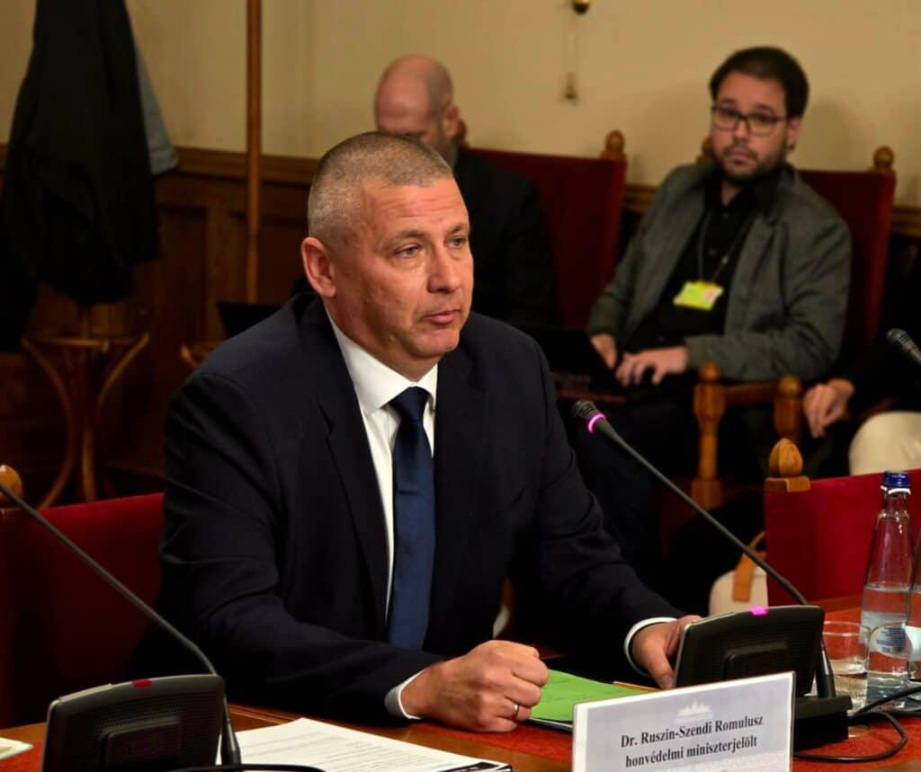 Ruszin-Szendi Romulusz: a Tisza-kormány nem megy Csádba, és nem állítja vissza a sorkatonaságot