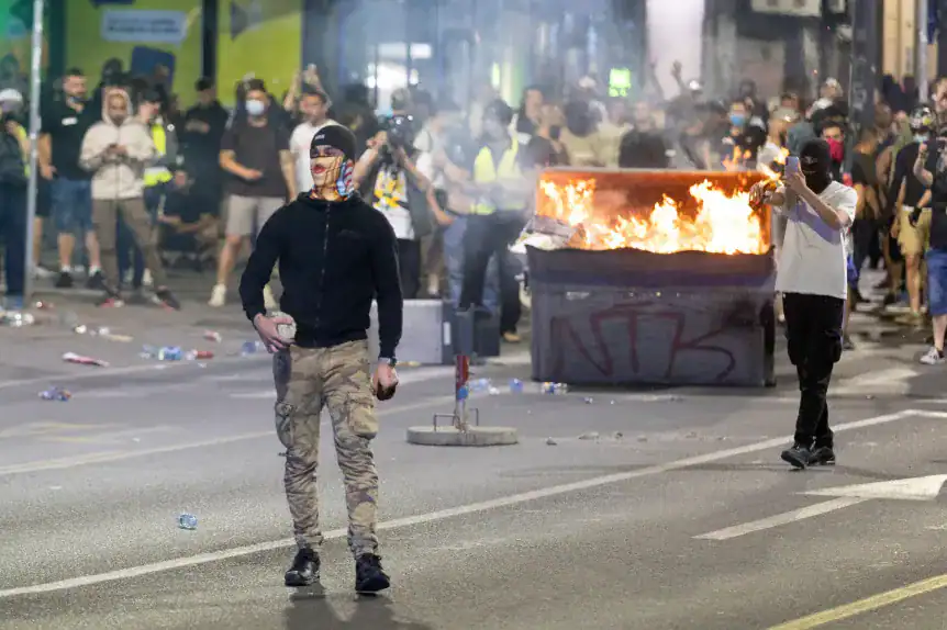 Tüntetők csaptak össze a rendőrökkel Belgrádban: 23 embert őrizetbe vettek a kormányellenes demonstráció után