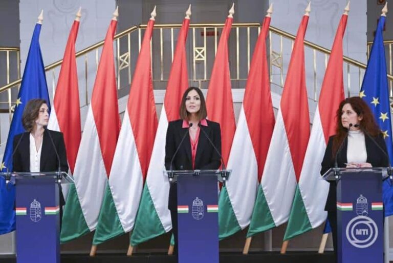 Kormányszóvivők: az agrárkamara, a Klebelsberg Központ és a magántőkealapok felülvizsgálatáról is döntött a kormány